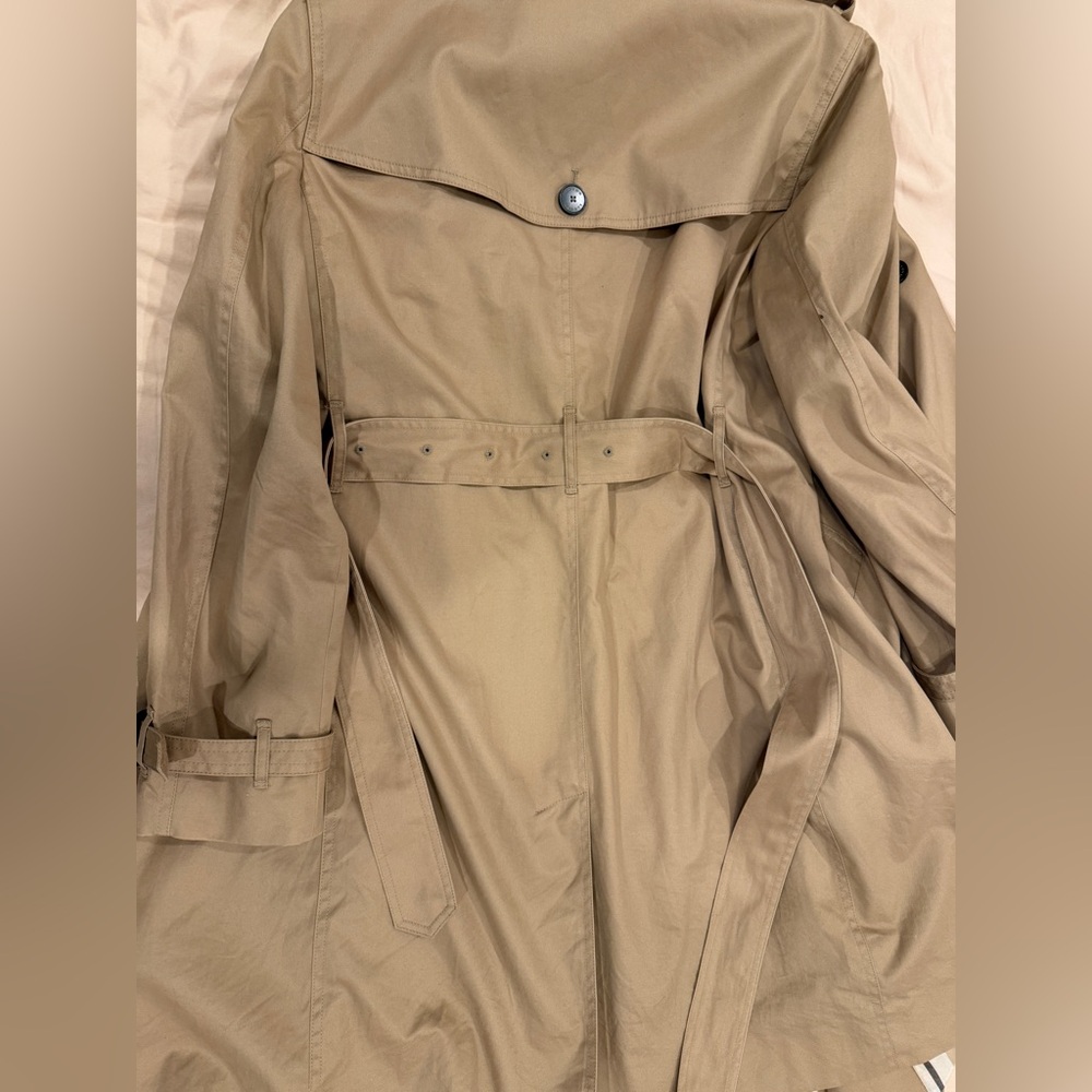 Classic Gabardine Beige Trench Coat - Picture 6 of 10